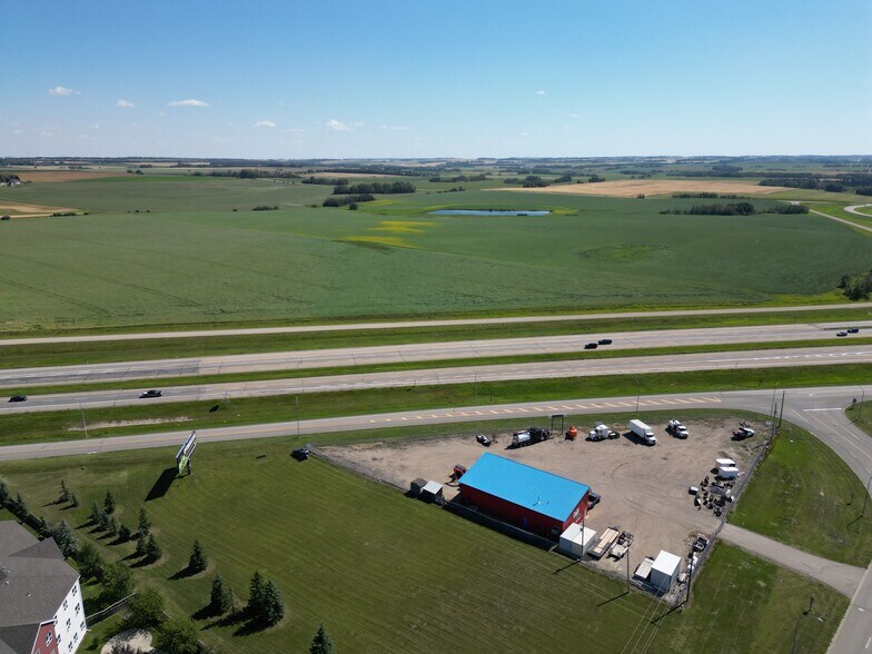 More Photos Of 3208 52 Av, Innisfail Warehouse For Sale