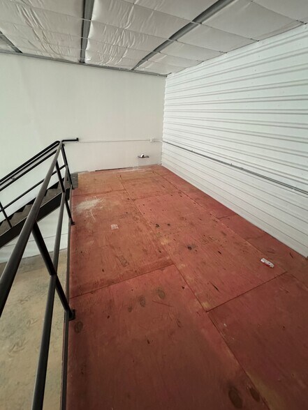 More Photos Of 100 Park Place Way, Carrollton Industrial For Sale