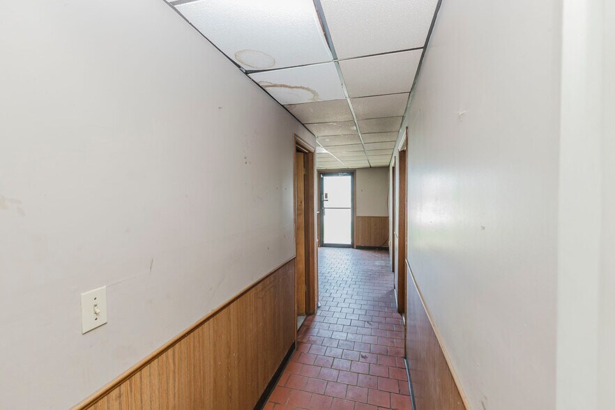 More Photos Of 3315 Central Ave, Winfield Warehouse For Sale