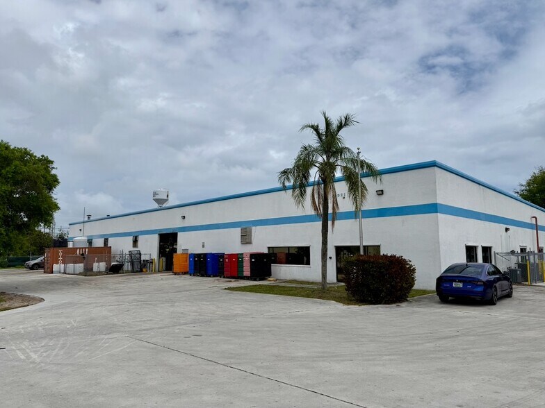 Primary Photo Of 1321 W 53rd St, Mangonia Park Warehouse For Sale