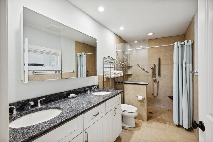 More Photos Of 1200 Cross River Dr, Riverhead Horse Stables For Sale