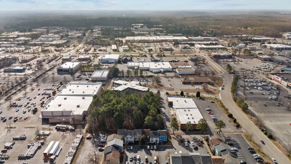 More Photos Of 1211-1221 Mall Dr, Richmond Office For Lease