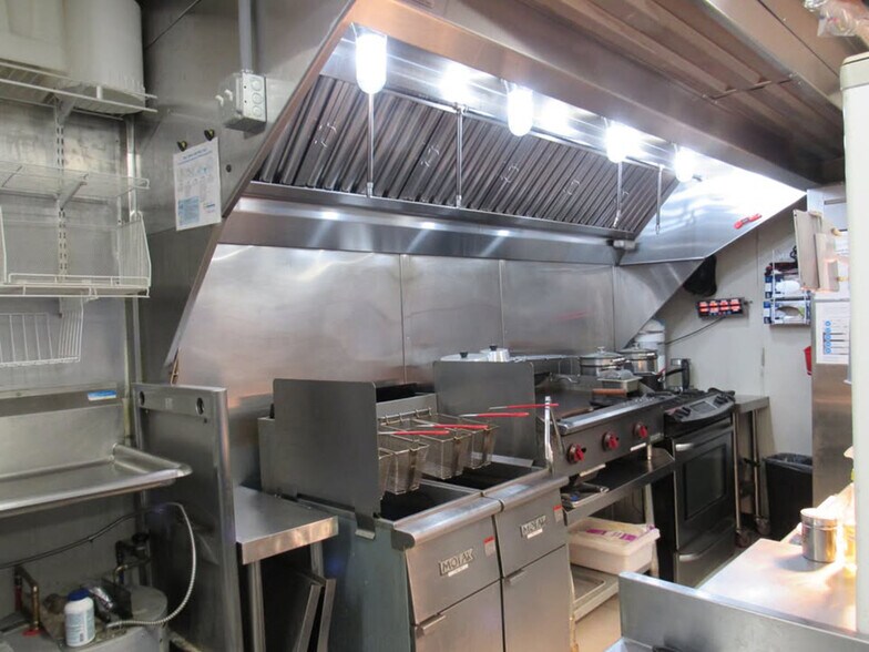 More Photos Of 680 Gray Rd, Gorham Freestanding For Lease