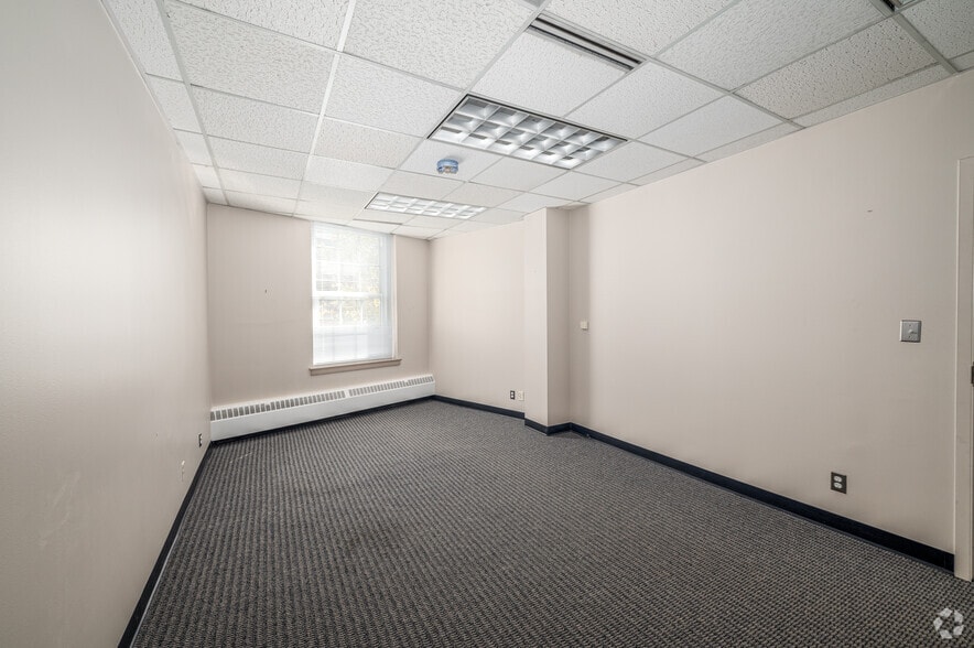 More Photos Of 7220 Wisconsin Ave, Bethesda Medical For Lease