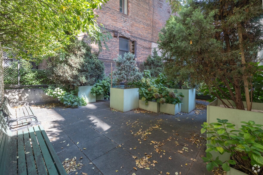 More Photos Of 401 E 74th St, New York Apartments For Lease