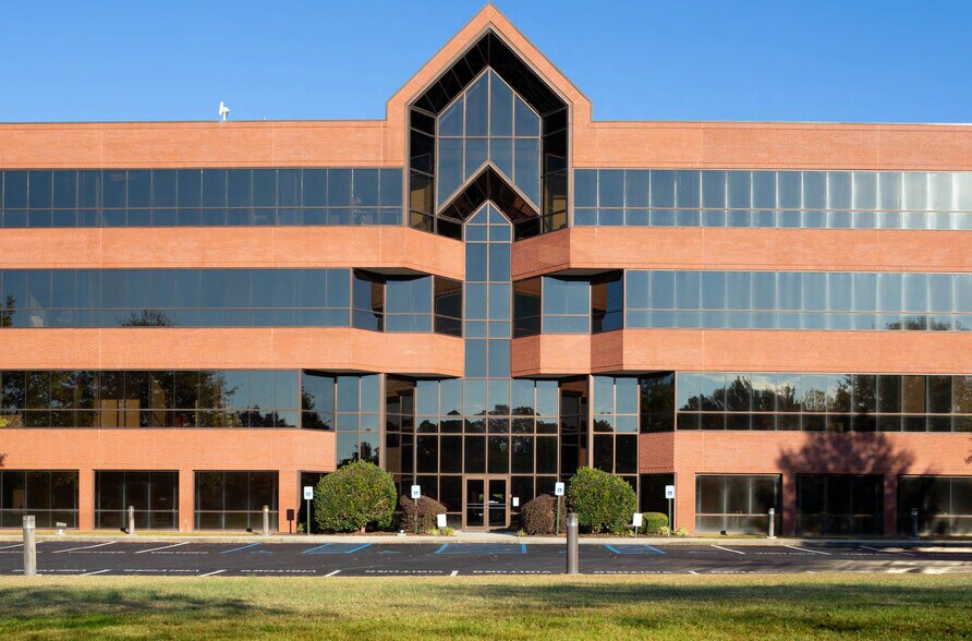 More Photos Of 7 Technology Cir, Columbia Office For Sale