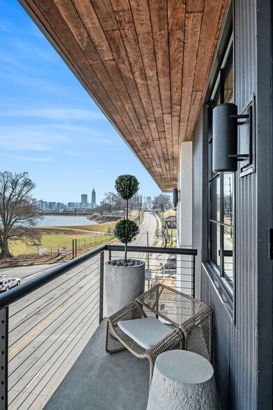 More Photos Of 1400 Howell Mill Rd NW, Atlanta Restaurant For Sale