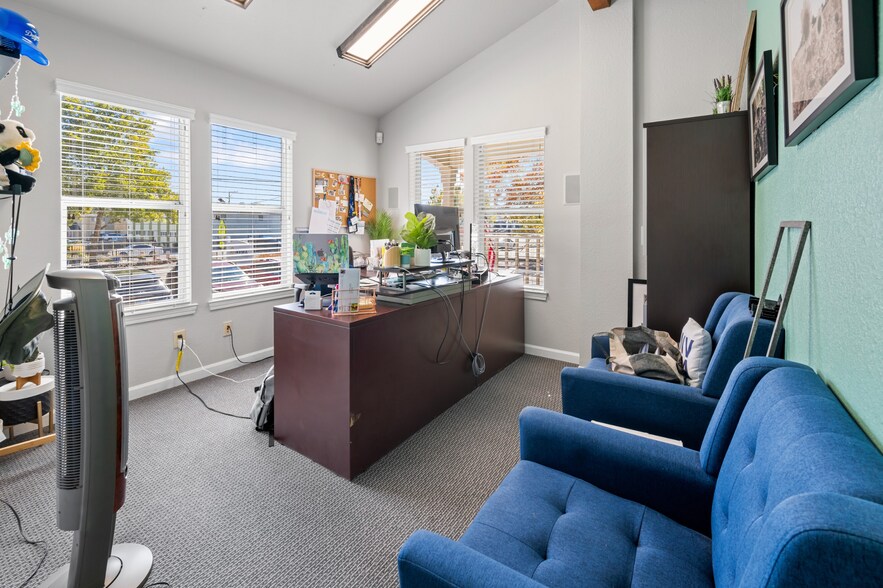 More Photos Of 3185 Lakeside Dr, Reno Office For Sale