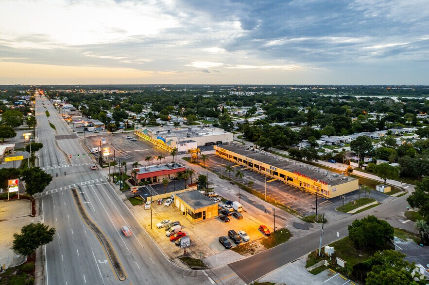 More Photos Of 10601-10641 117th Dr, Largo Restaurant For Lease