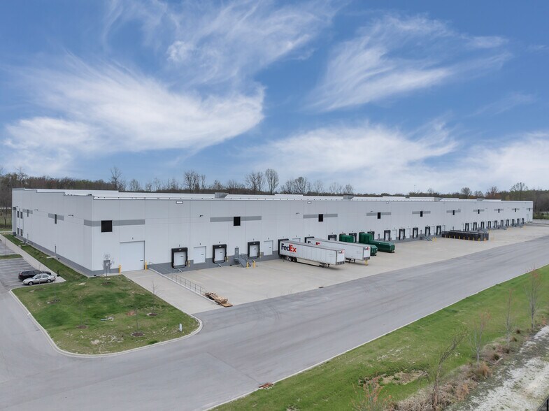 More Photos Of 3195 South Park Rd, Louisville Warehouse For Lease