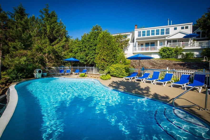 Primary Photo Of 886 Commercial St, Rockport Hotel For Sale