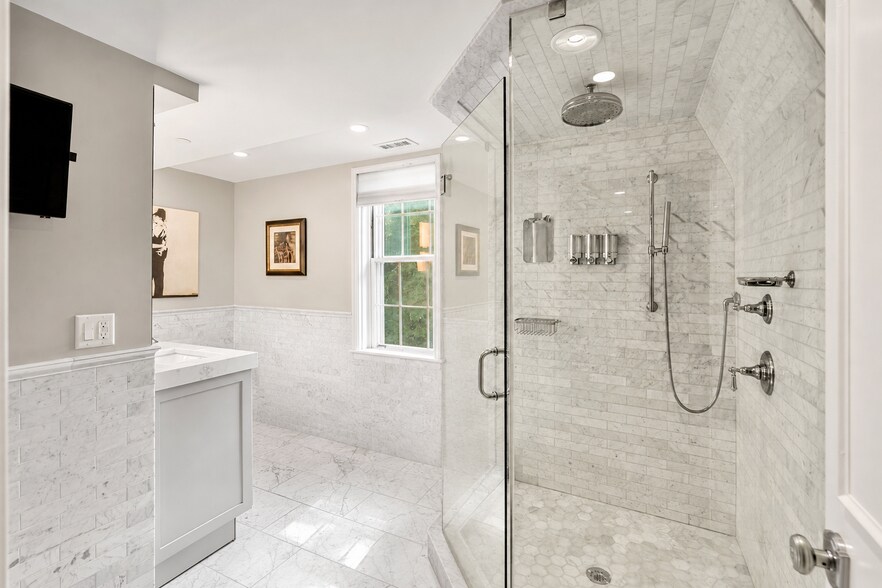 More Photos Of 314 Essex St, Salem Specialty For Sale