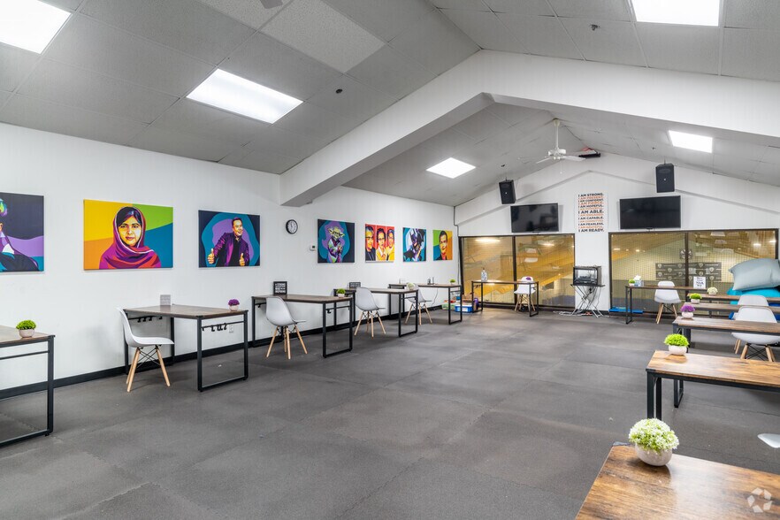 More Photos Of 8 Cornwall Ct, East Brunswick Freestanding For Lease