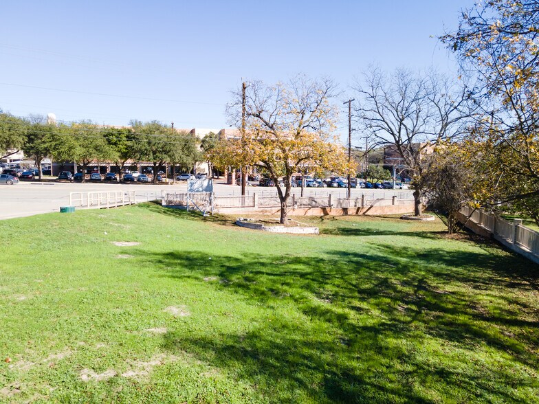 More Photos Of 5411 Fredericksburg Rd, San Antonio Land For Sale