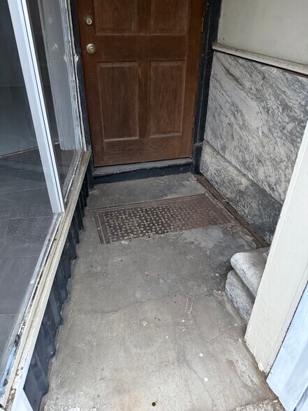 More Photos Of 230 S Main St, Yazoo City General Retail For Sale