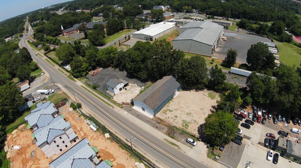 More Photos Of 3308 Rozzelles Ferry Rd, Charlotte Warehouse For Sale
