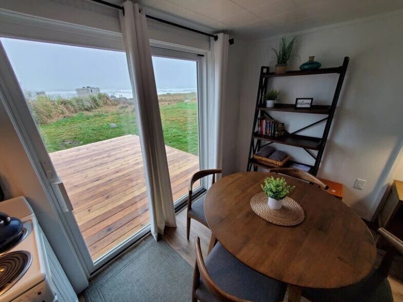 More Photos Of 95500 Highway 101 S, Yachats Hotel For Sale