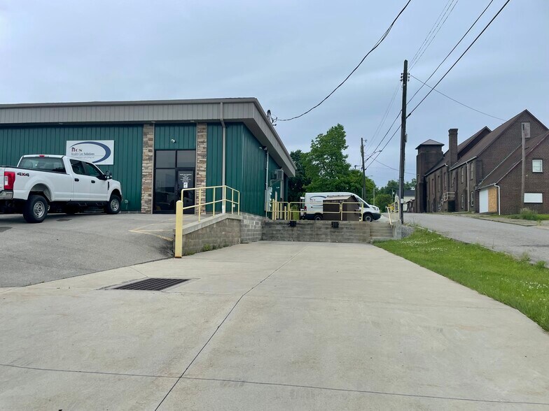 More Photos Of 1123 Lee Ave, Farrell Warehouse For Sale