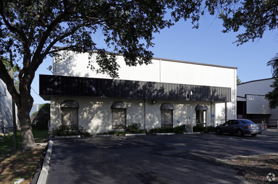 More Photos Of 351 Production Blvd, Naples Manufacturing For Lease