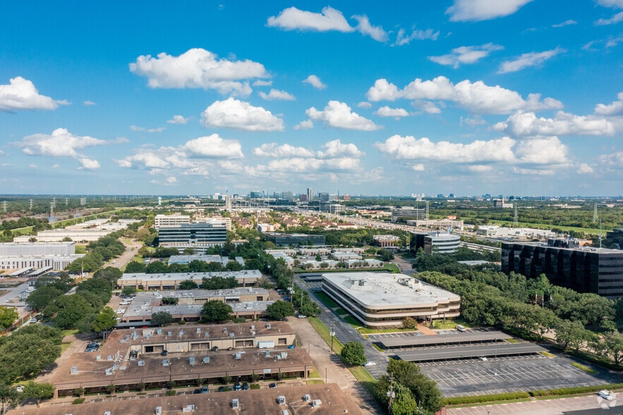 More Photos Of 16203 Park Row, Houston Light Distribution For Lease