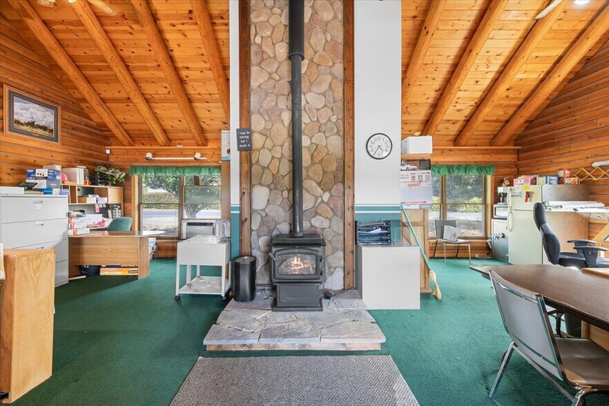 More Photos Of 10744 OR-62, Eagle Point Storefront Retail Office For Sale