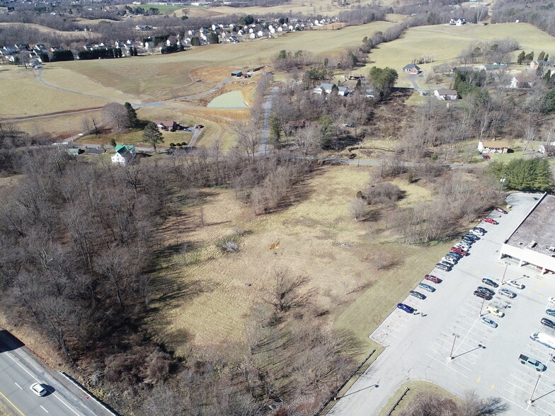 More Photos Of 1651 Blue Ridge Blvd, Troutville Unknown For Lease