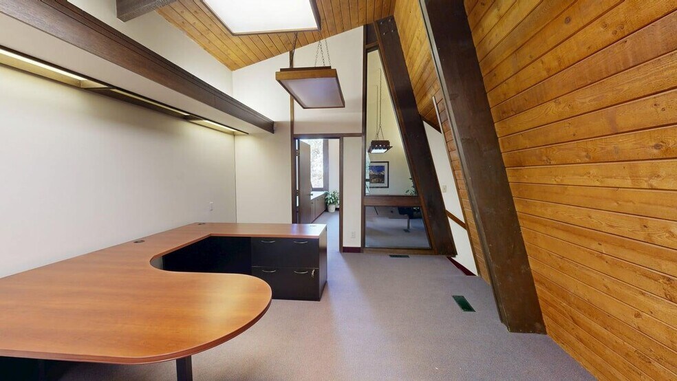 More Photos Of 11 E Airport Rd, Billings Office For Sale