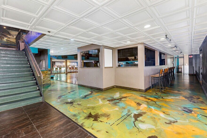 More Photos Of 11473 Chester Rd, Sharonville Restaurant For Sale