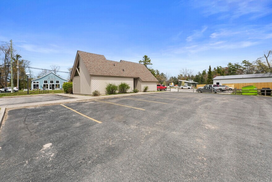 More Photos Of 5955 S Oak St, Glen Arbor Medical For Sale