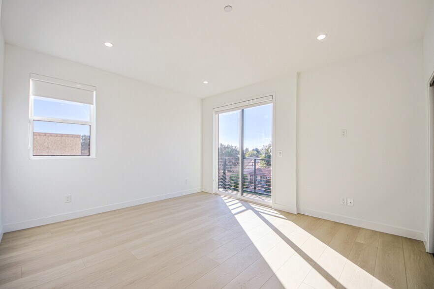 More Photos Of 2200 Thurman Ave, Los Angeles Multifamily For Sale