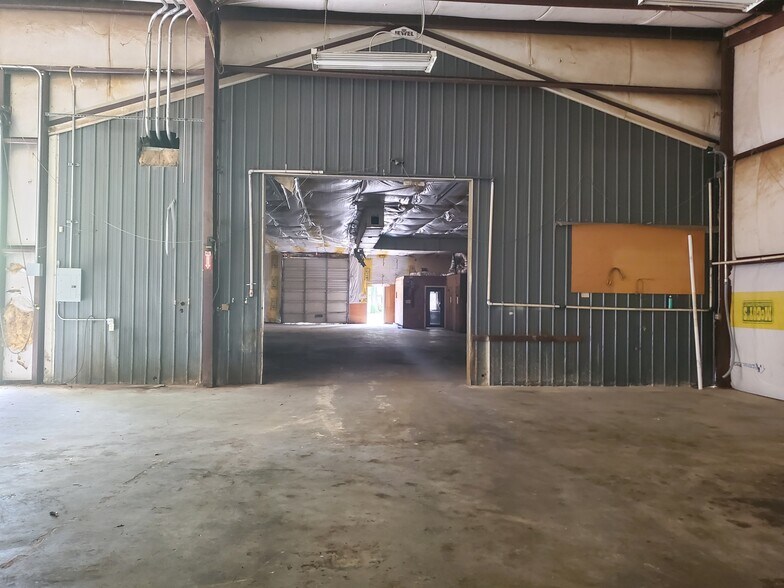 More Photos Of 1544 Jefferson Chemical Rd, Conroe Warehouse For Sale