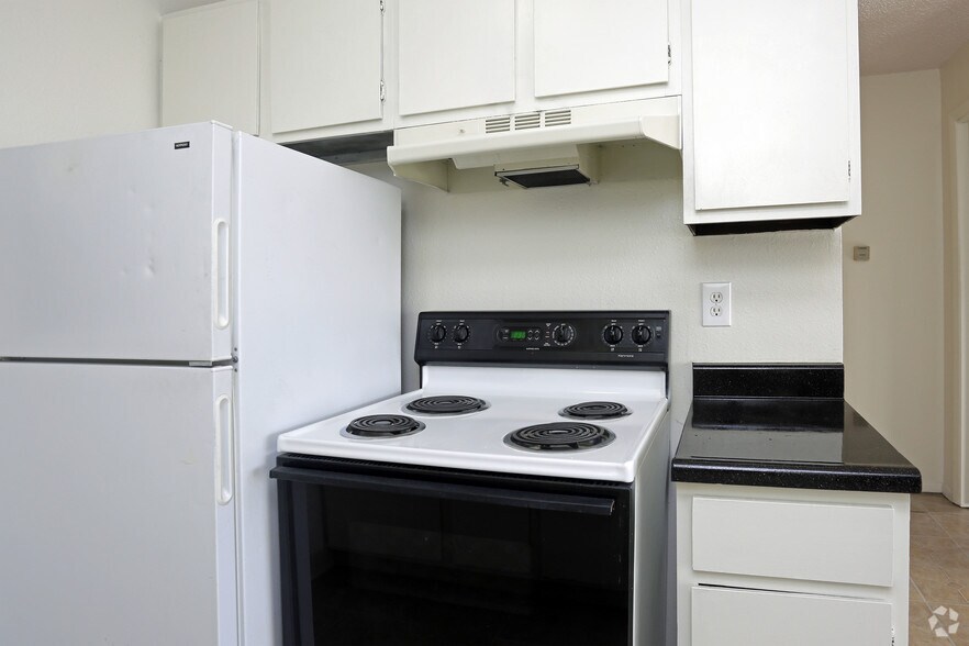 More Photos Of 2025 Jerry Murphy Rd, Pueblo Apartments For Sale