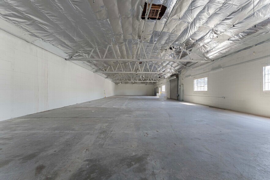 More Photos Of 15626 S Main St, Gardena Warehouse For Sale