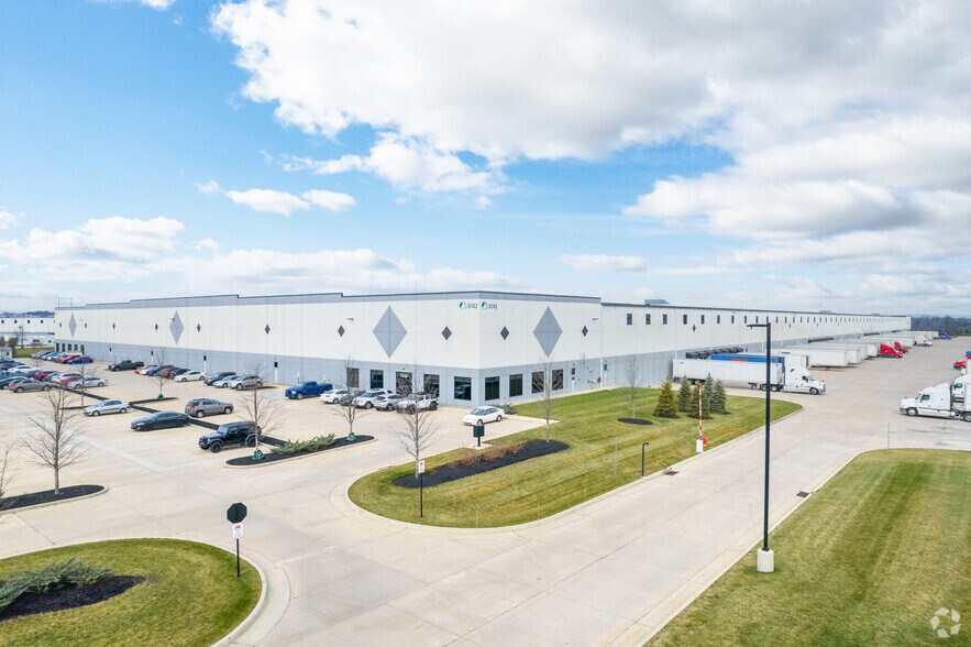 More Photos Of 8742 Congdon Hill Dr, Alburtis Distribution For Lease