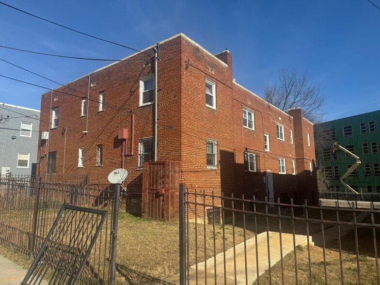 More Photos Of , Washington Multifamily For Sale