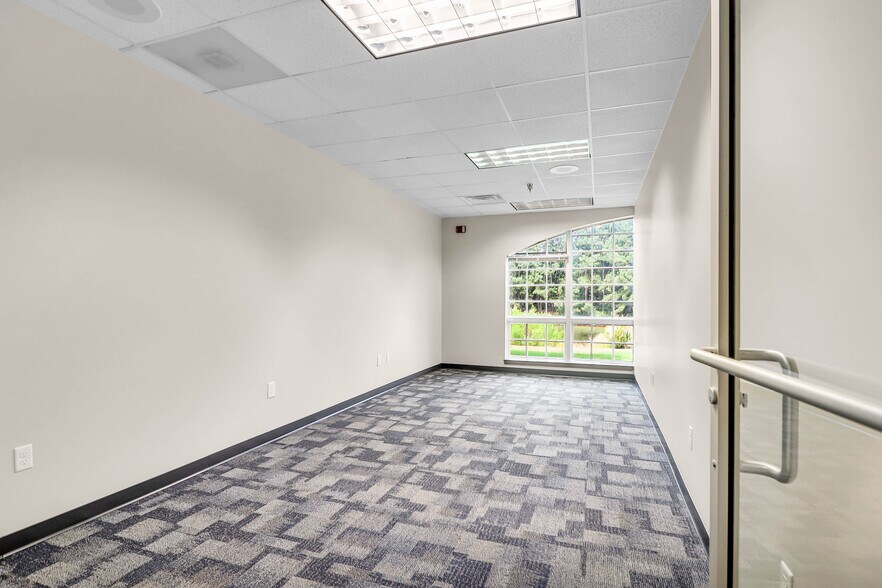 More Photos Of 146 Fairchild St, Charleston Office For Lease