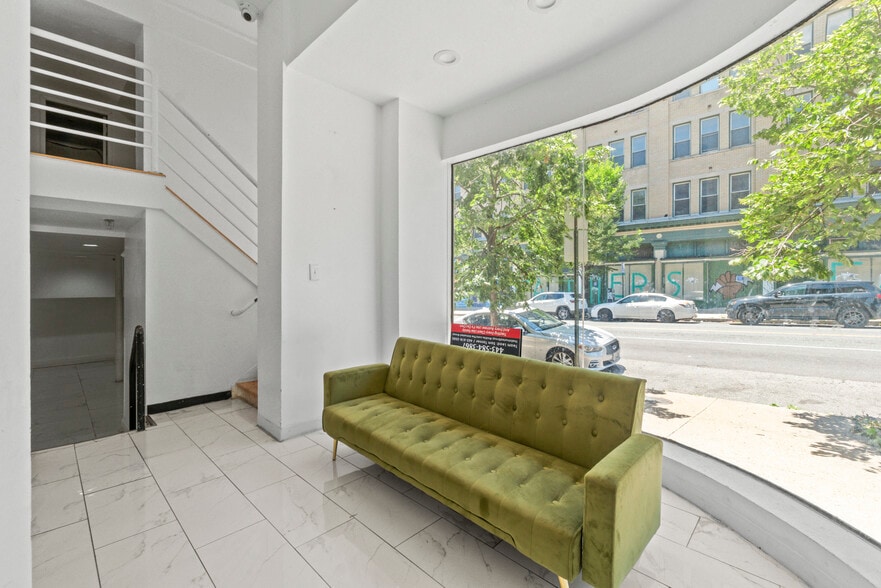More Photos Of 429 N Eutaw St, Baltimore Office For Sale