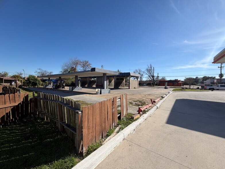 More Photos Of 217 E Little York Rd, Houston Carwash For Sale