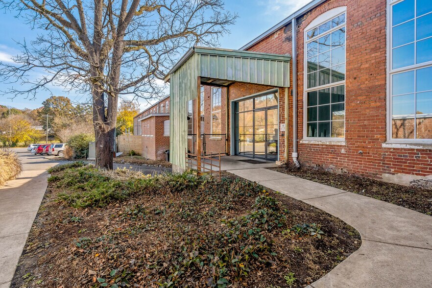 More Photos Of 825 Chattanooga Ave, Dalton Restaurant For Lease