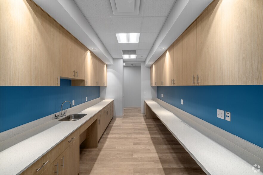 More Photos Of 3683 S Miami Ave, Miami Medical For Lease