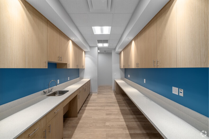 More Photos Of 3683 S Miami Ave, Miami Medical For Lease