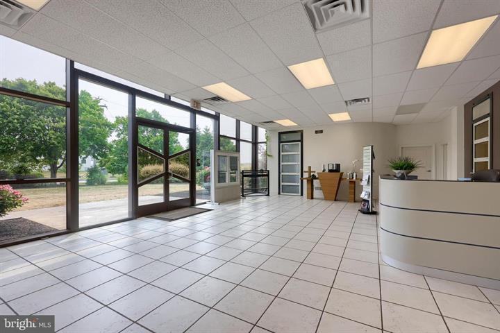 More Photos Of 206 W Kendig Rd, Willow Street Warehouse For Lease