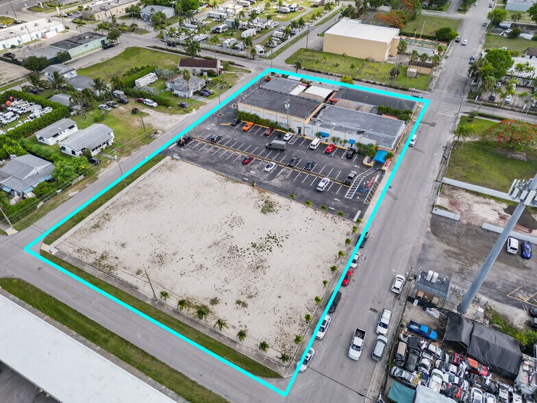 More Photos Of 17 NE 1st Rd, Homestead Storefront Retail Office For Sale