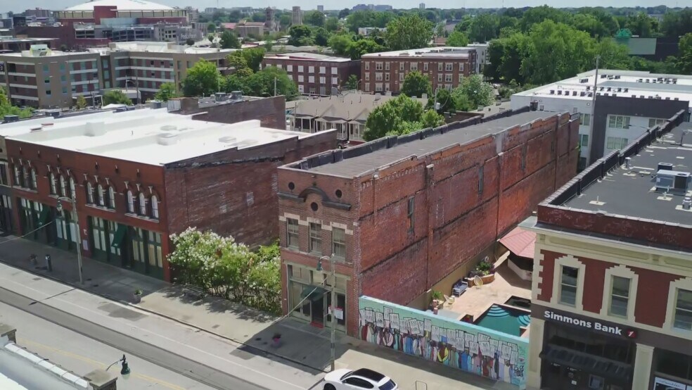 More Photos Of 390 S Main St, Memphis Office For Sale