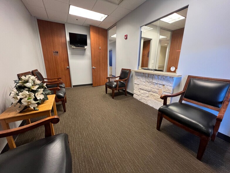 More Photos Of 12319 N Mopac Expy, Austin Medical For Sale