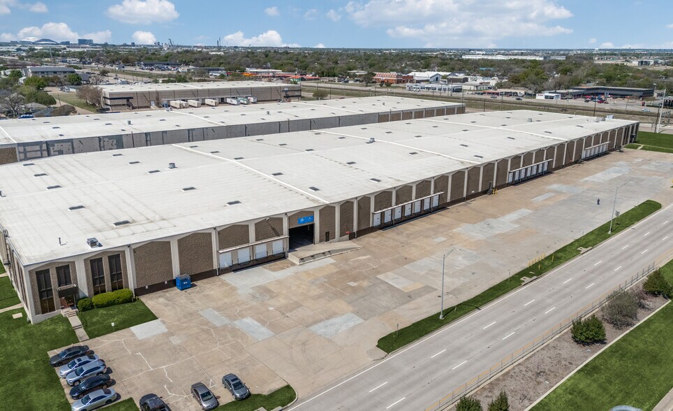 More Photos Of 830 SW 14th St, Grand Prairie Warehouse For Lease