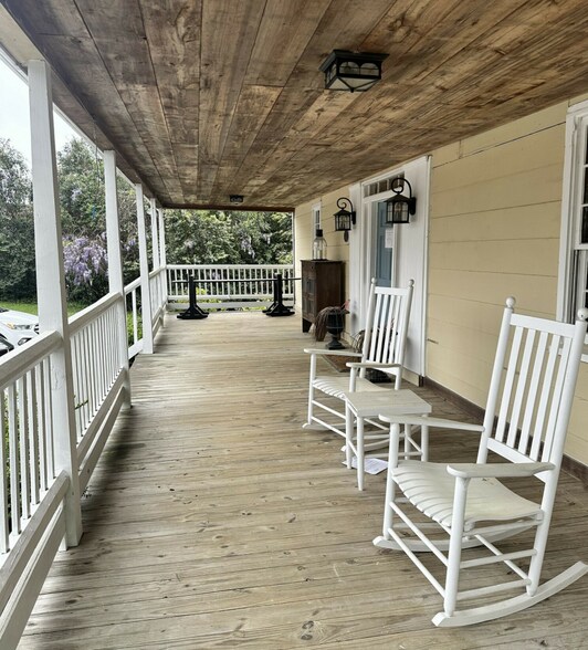 More Photos Of 207 W Main St, Lexington Office For Lease