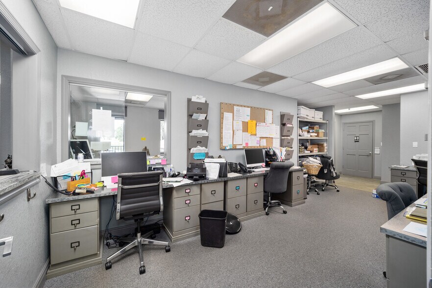 More Photos Of 2300 SE 17th St, Ocala Office For Sale