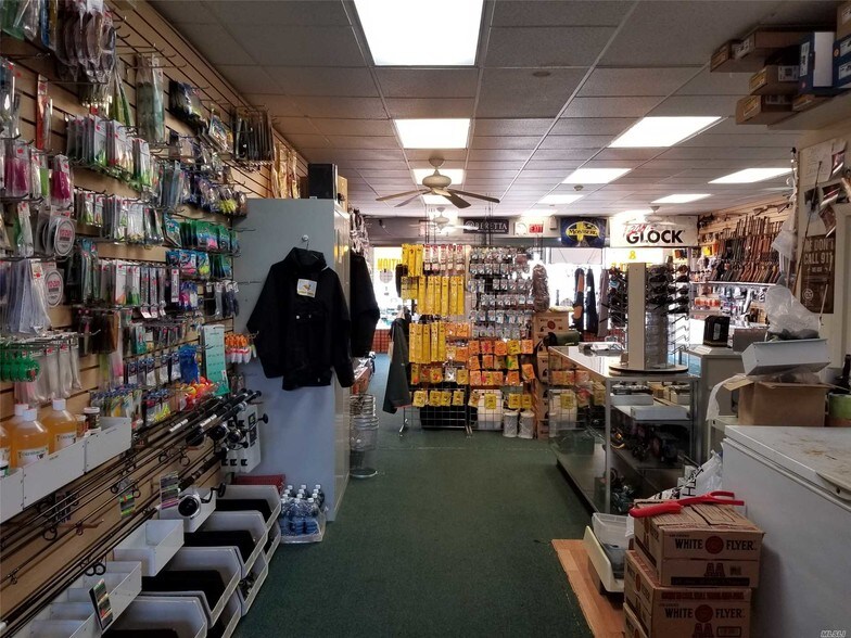 More Photos Of 119 E Main St, Smithtown Storefront For Sale