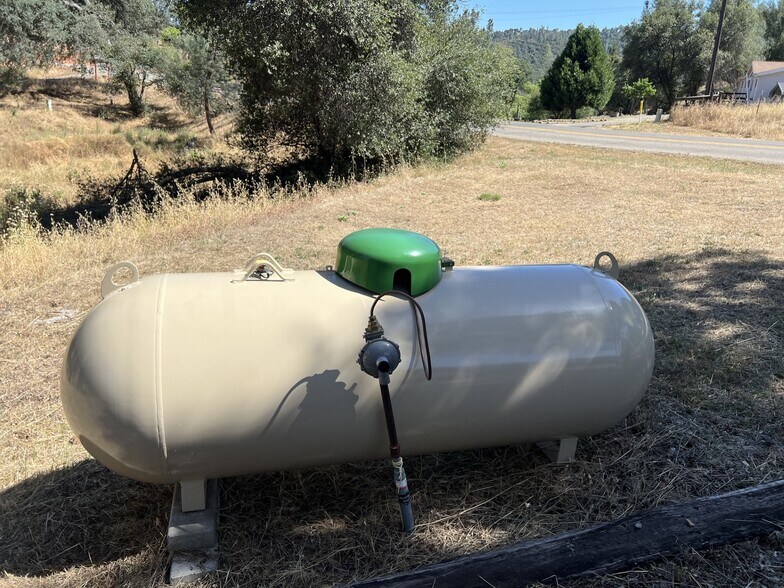 More Photos Of 5109 Smith Rd, Mariposa Office For Sale